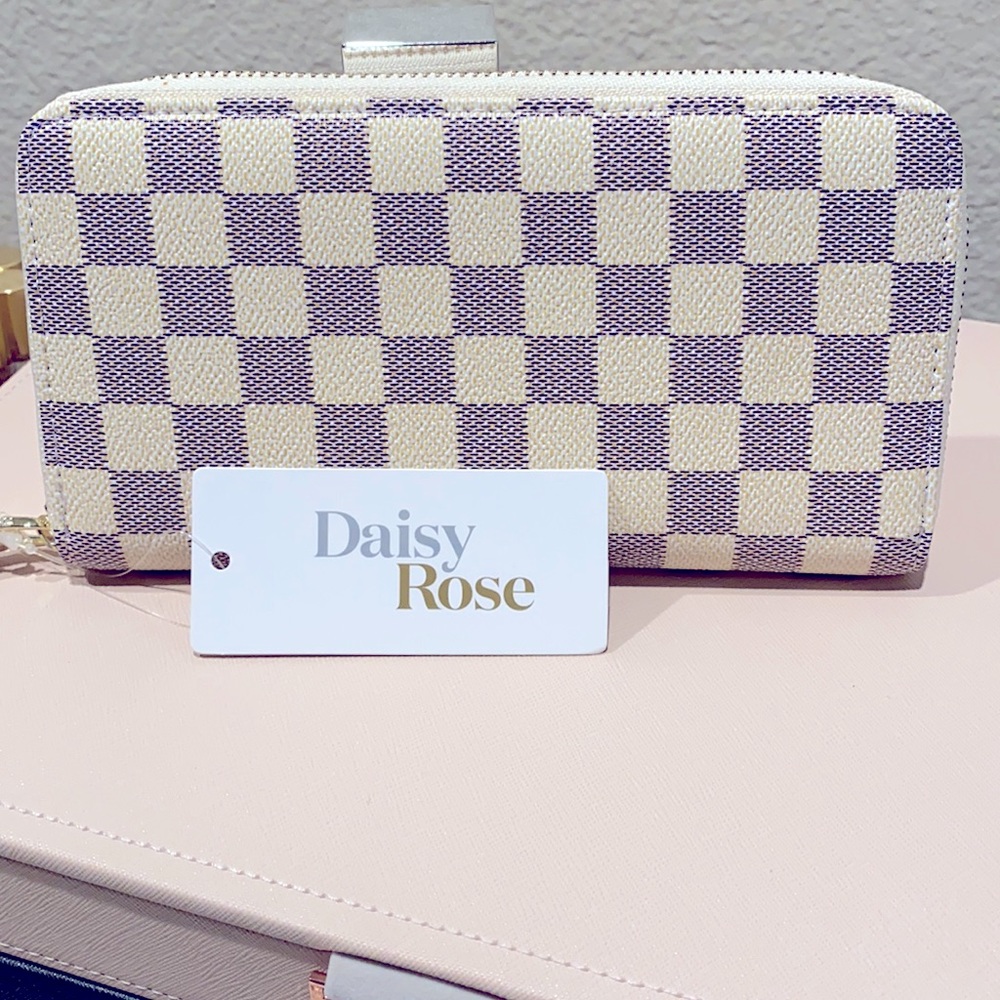 Daisy Rose wallet